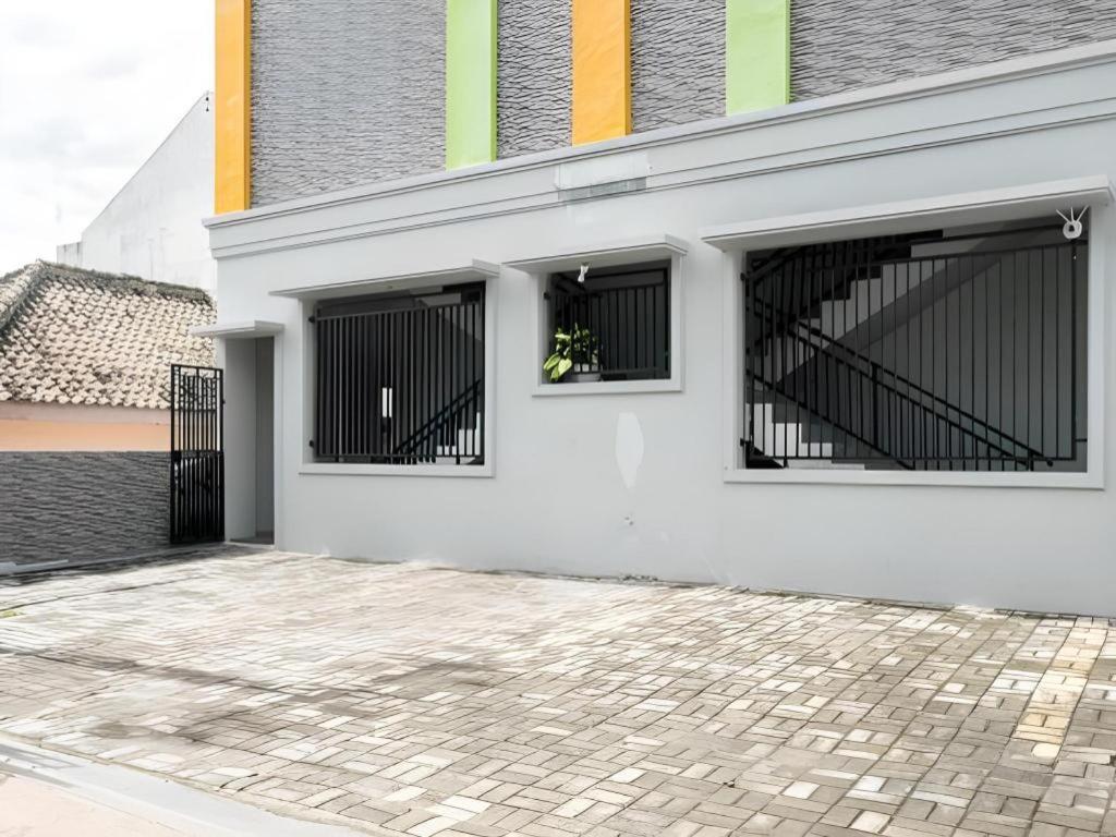 Oyo 90637 Rumah Ni Karo Medan Exterior photo